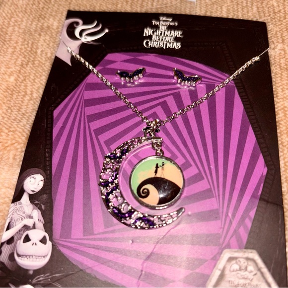 The Nightmare Before Christmas Necklace and Earrings - Picture 3 of 5